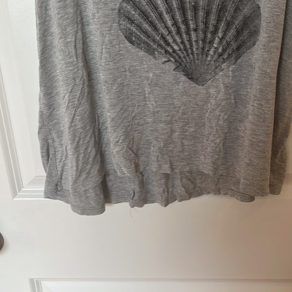 Mermaid at heart tank top with shells design in gray womens size large - Picture 3 of 5